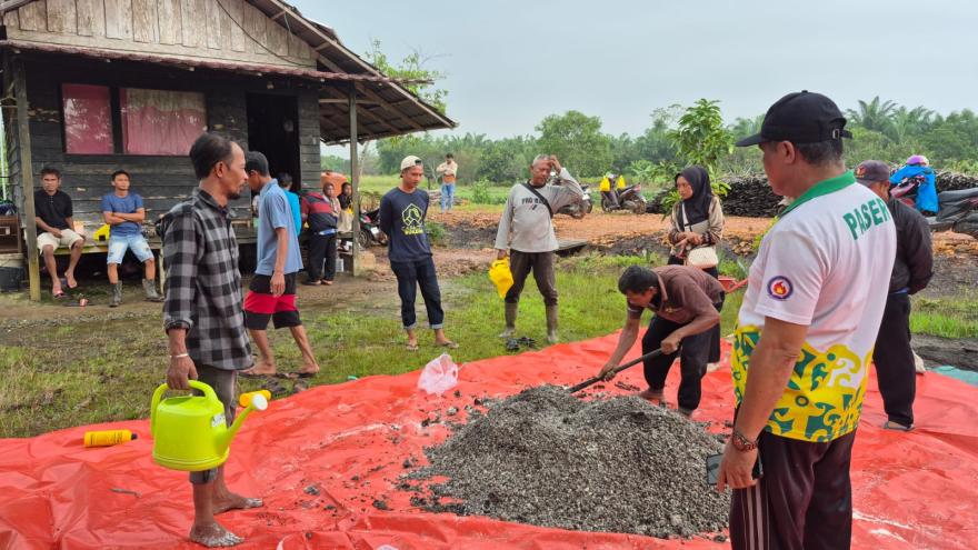 Dukung Pertanian Berkelanjutan, Pemerintah Desa Gelar Pelatihan Pupuk Kompos